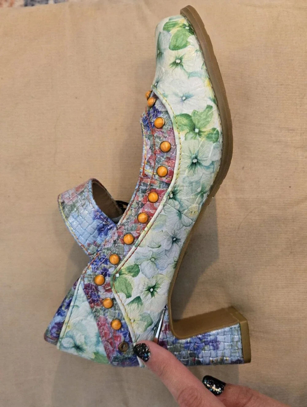 Spring Step Floral Mary Jane Block Heel Pumps - US 6